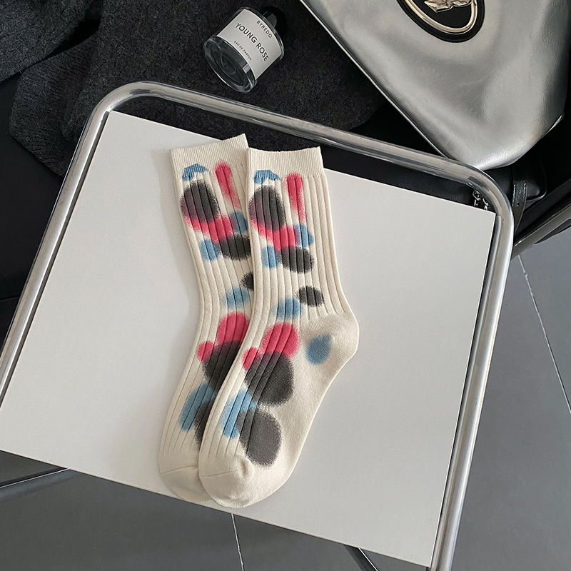 Tie-dye polkaprikkede sokker