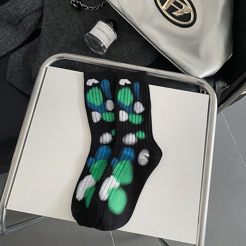Tie-dye polkaprikkede sokker